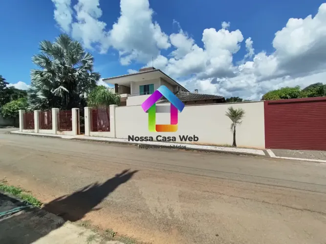Vendo Sobrado 350 M² com 4 quartos 4 suites e piscina Condominio Parque dos Cisne Goiania 