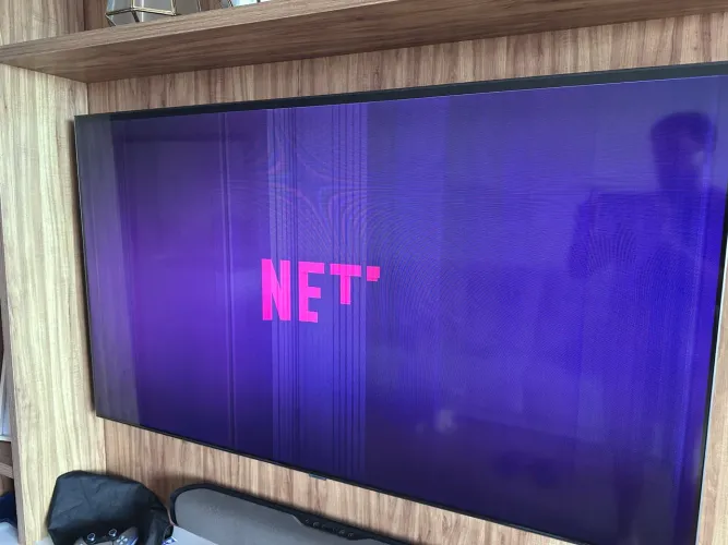 Tv SAMSUNG QLED 80A - 65 polegadas - com defeito 