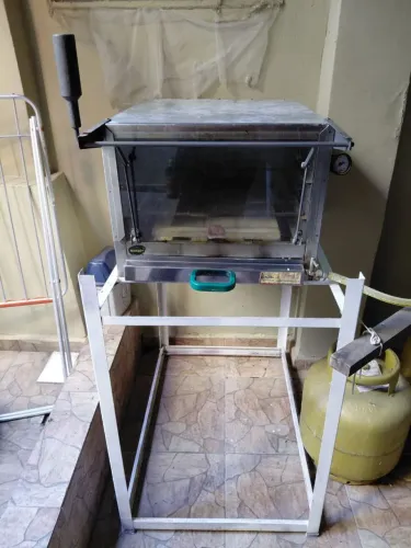 Forno industrial com apoio