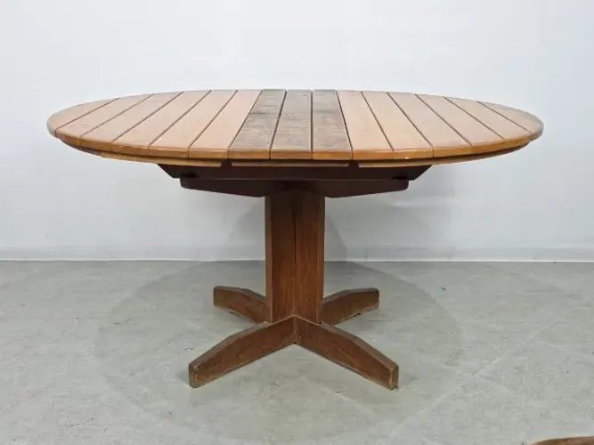 Mesa Vintage Década de 70, em madeira freijó maciço, fica oval ou redonda