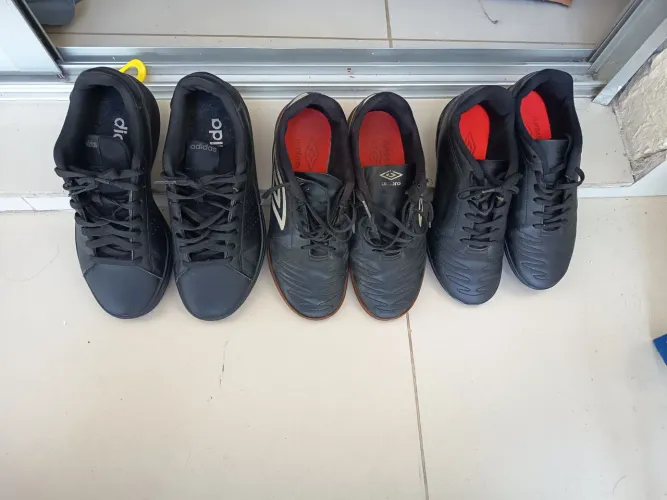 Tênis Adidase umbro