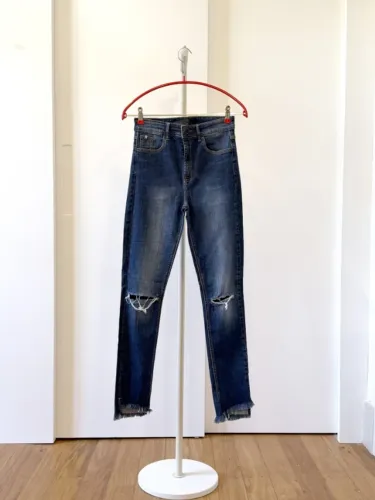 Calça jeans Animale destroyed barra desfiada 36