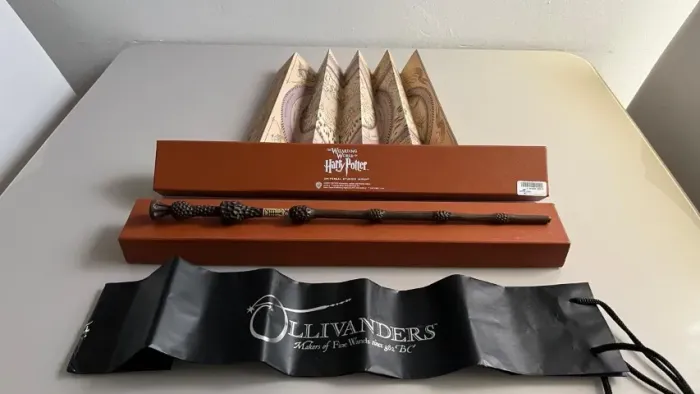 Varinha Interativa Dumbledore Harry Potter Disney Japão + Caixa Ollivanders Original
