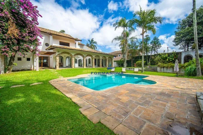 Casa com 3 Suítes disponível para LOCAÇÃO na Granja Viana - Cotia/SP
