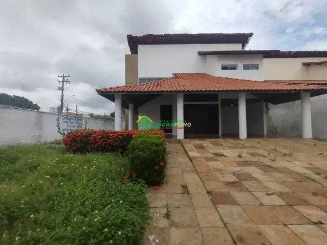 Casa com 3 Suítes para Alugar no Horto