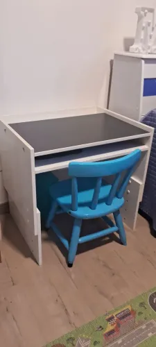 Escrivaninha infantil