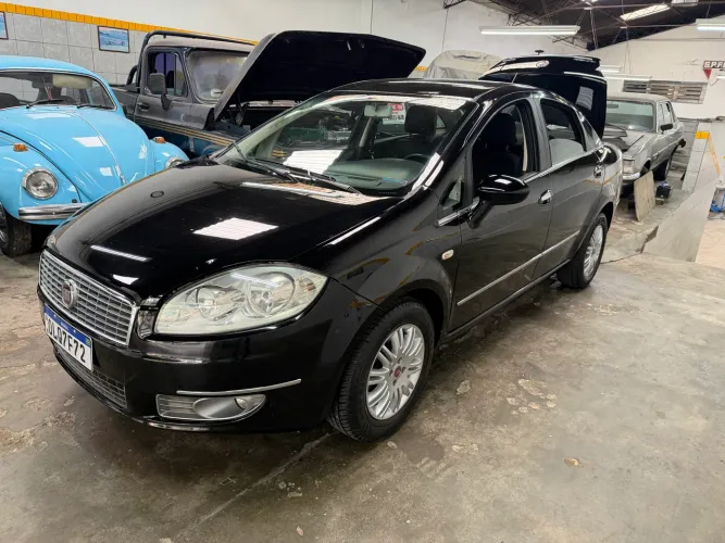 Fiat Linea Essence 1.8 Flex 16V 4P 2013