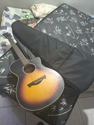 Violão tagima