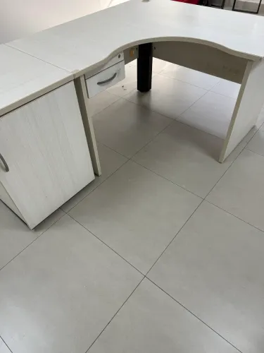 Mesas e balcão 