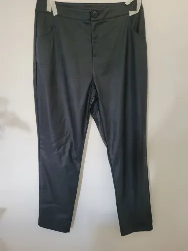 Calça maravilhosa imperdível veste super vem caimento perfeito tm g 