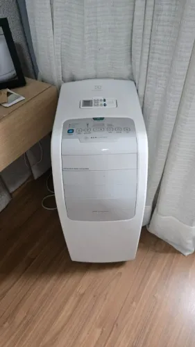 Ar condicionado portátil 10000BTUs Eletrolux PO10F