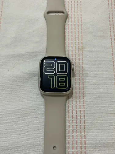 Apple Watch 8 41mm starlight