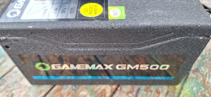 Fonte GAMEMAX GM500 (fonte sem os cabos para PC)