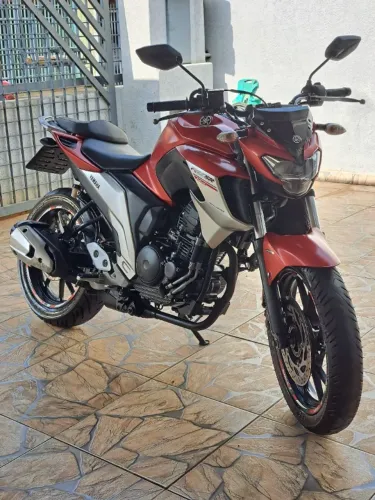 YAMAHA FAZER 250 ABS VERMELHA 2019 (IMPECÁVEL)