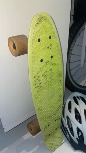 Penny Skateboard Australiano 22P + capacete TSW