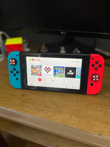 Nintendo Switch V2 Desbloqueado 32GB + SD 128GB