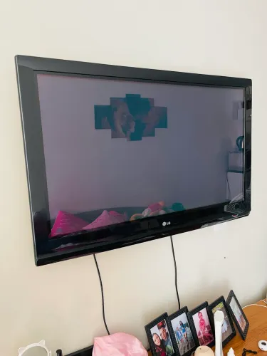 Tv 42 polegadas em perfeito estado de conservação e funcionando perfeitamente