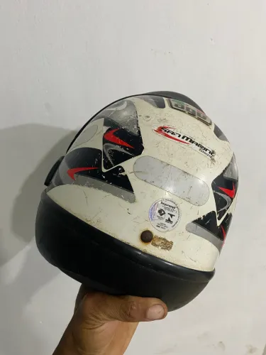 Vendo dois capacetes TAURUS