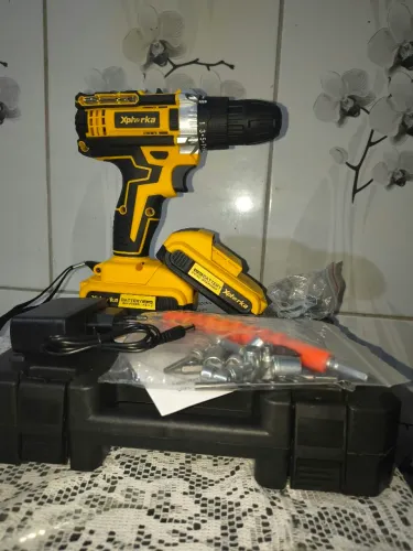 Parafusadeira e Furadeira a Bateria Xphorka 12V / Completa com Maleta e Acessórios