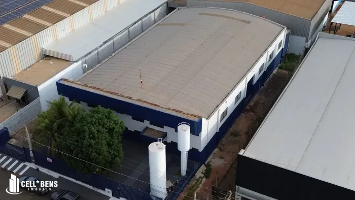Salão comercial 1.500 m² no Distrito Industrial Carlos Arnaldo, com fácil acesso a BR 153