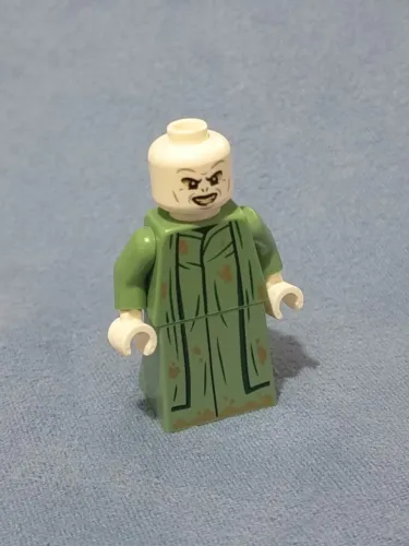 LEGO minifgura Lord Voldemort, mínimo detalhe na boca (Set 76415) (MUITO RARO)