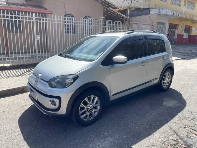 Volkswagen Up! Cross 1.0 TSI Total Flex 12V 5P 2017