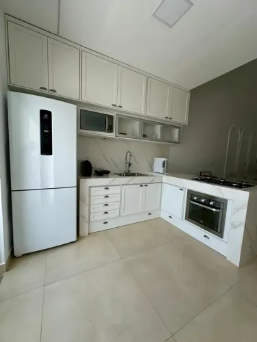 ALUGO OU VENDO LINDISSIMA CASA DE 3/4 SENDO 1 SUÍTE NO CONDOMÍNIO BETEL