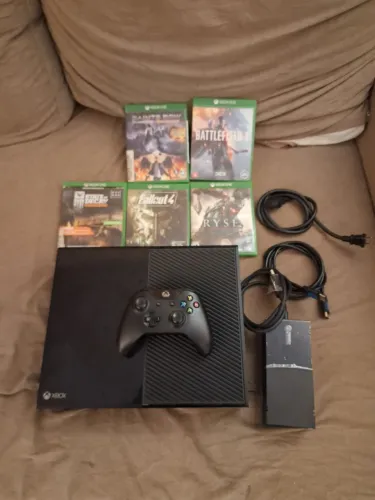XBOX ONE COM CONTROLE ORIGINAL HD 500 GIGAS 5 JOGOS MIDIA FISICA 2 DIGITAL..