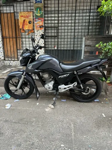 Vendo Fan 160 2024, único dono pra pessoas exigentes, chave reserva e manual