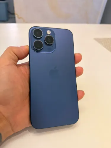 iPhone 15 por max 256G bateria 96%