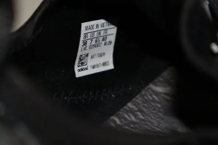adidas com nasa 2022