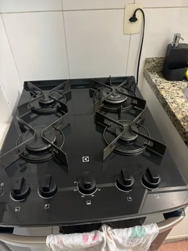 Vendo fogão eletrolux 4 bocas 