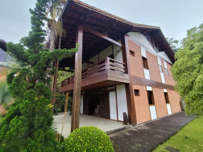 Casa com 3 dormitórios à venda, 330 m² por R$ 2.400.000,00 - Comary - Teresópolis/RJ