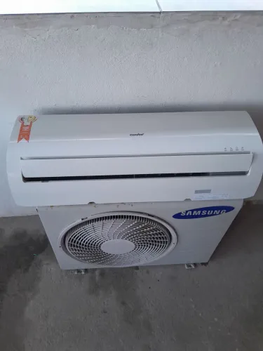 Ar-condicionado 12 mil btus comfee funcionando perfeitamente bastante conservado