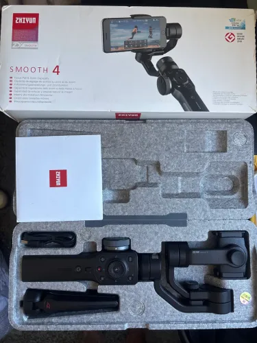Estabilizador Smooth 4 Gimbal Zhiyun Para Smartphone Preto