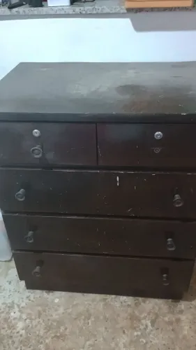 Cômoda de madeira 