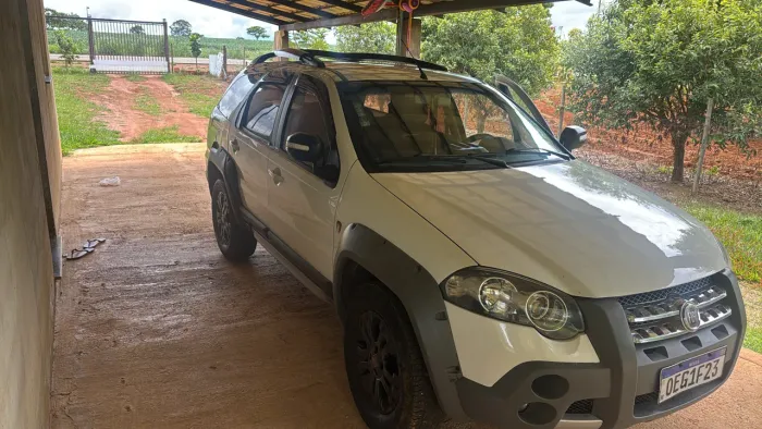Fiat Palio Week.adv.lock.dualogic 1.8 Flex 2012