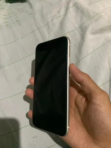 Vendo iPhone 11 128gb todo original nunca feito nada! Acompanha caixa e nota fiscal.
