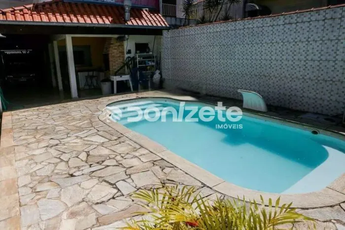 Sobrado à Venda em Vila Assunção, Santo André 3 Quartos (1 suíte) com Piscina