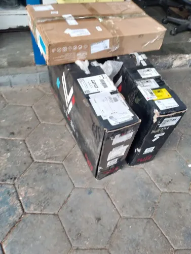 1 Monitor Samsung 2 marca level telas quebradas