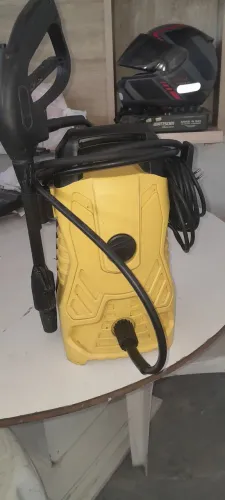 Vendo lava jato Karcher seme novo *