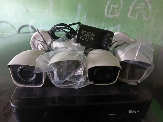 Dvr giga de 8 canais com quatro câmera i um HD de 500 tudo novo