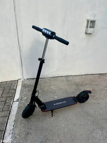 Patinete Elétrico - APENAS 1km de uso