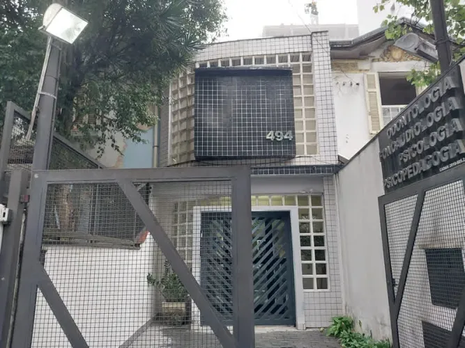 Casa comercial na Rua Cotoxó, 494 150 m²
