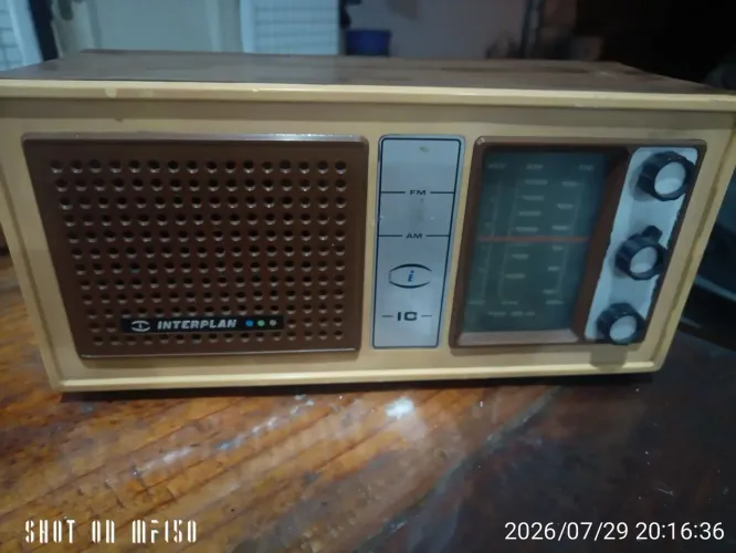 Vendo rádio antigo ..am. FM funcionando 