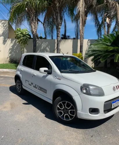 Fiat Uno Sporting 1.4 EVO Fire Flex 8V 4P 2012