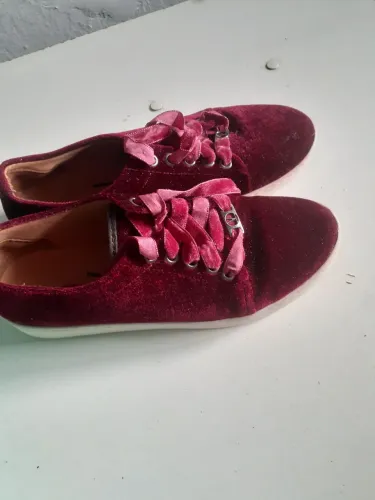 Vendo   . Tênis   vizzano    número  37 ..