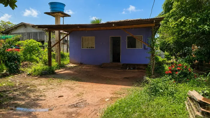 CASA COM 5 QUARTOS E TERRENO DE 600m2
