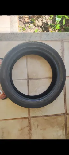 Pneus Pirelli Scorpion Roda aro 19 perfil 235/45 95V.