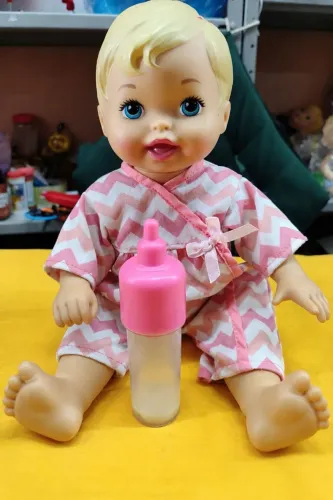 Boneca litlle mommy